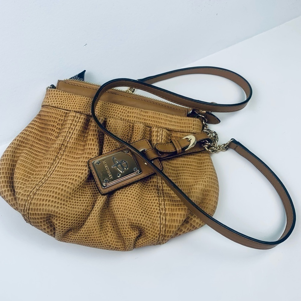 B. Makowsky Women Crossbody leather‎ bag with chain straps Lizard Embossed Brown